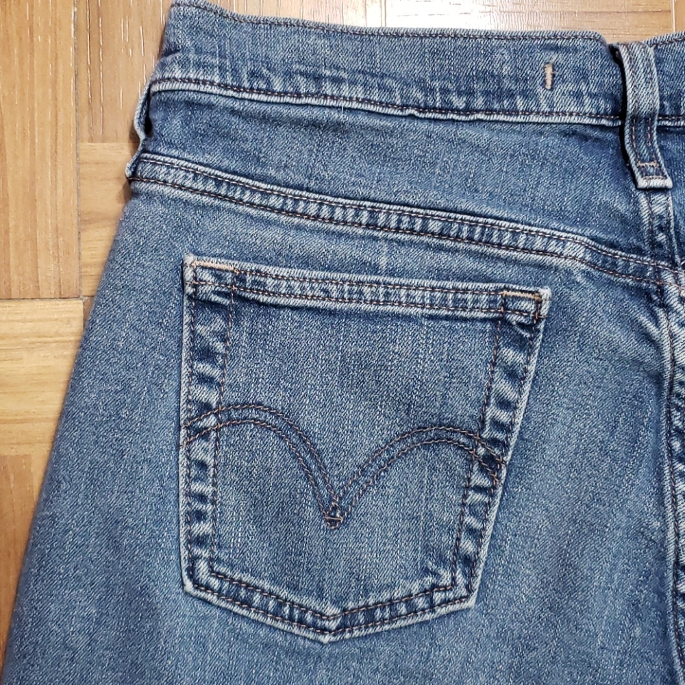 LEVI'S denim capri's - Picture 6 of 13
